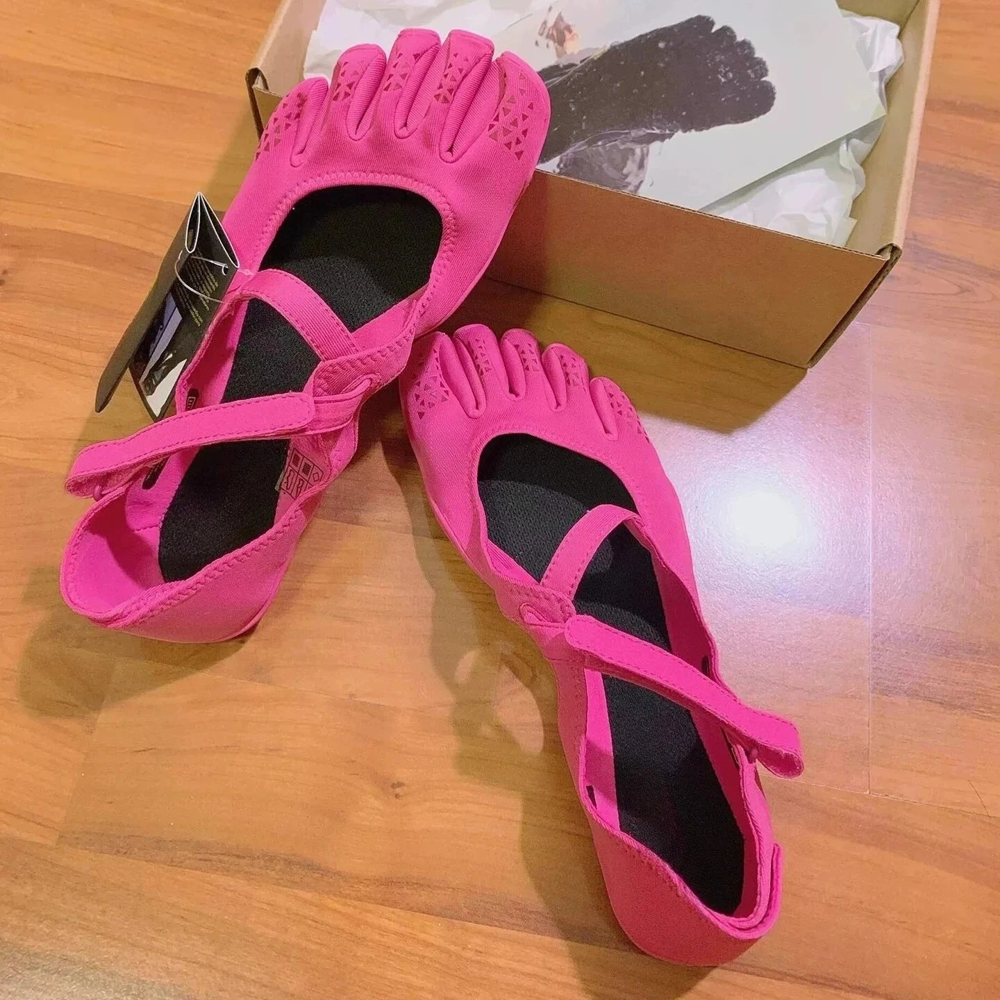 FiveFinger Shoes Women's Dance Yoga Pilates Soft Sole Wear-Resistant and Non-Slip Indoor Dancing Fitness Sneakers 2026 New